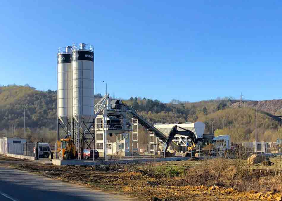 Inauguración de una nueva sucursal comercial en Romania con una Planta de Concreto Estacionaria EMX-135 ELKON