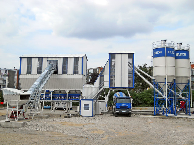 FRANCE: Installation de la nouvelle centrale à béton compacte ELKOMIX-120 Quick Master